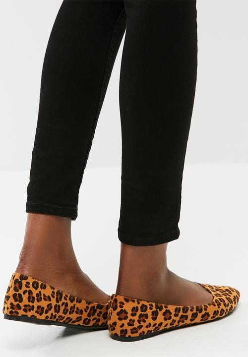 dailyfriday - Pointy toe pumps
