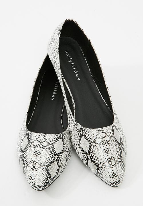 dailyfriday - Pointy toe pumps