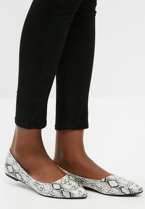 dailyfriday - Pointy toe pumps