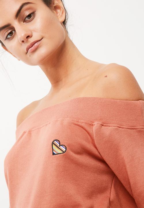 Noisy May - Christian patch off shoulder sweat