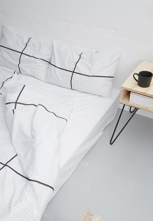 Sixth Floor - Artistic printed duvet set