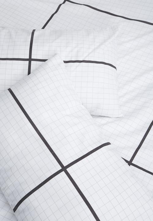 Sixth Floor - Artistic printed duvet set