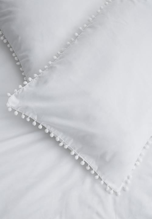 Sixth Floor - Pom pom pillowcase set