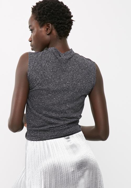 Jacqueline de Yong - Ebi knot top