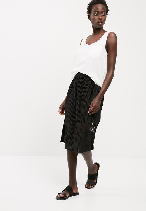 Jacqueline de Yong - Nice lace skirt