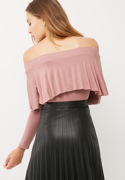 dailyfriday - Off shoulder frilled top