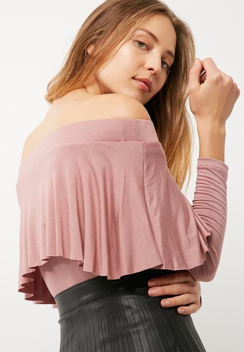 dailyfriday - Off shoulder frilled top