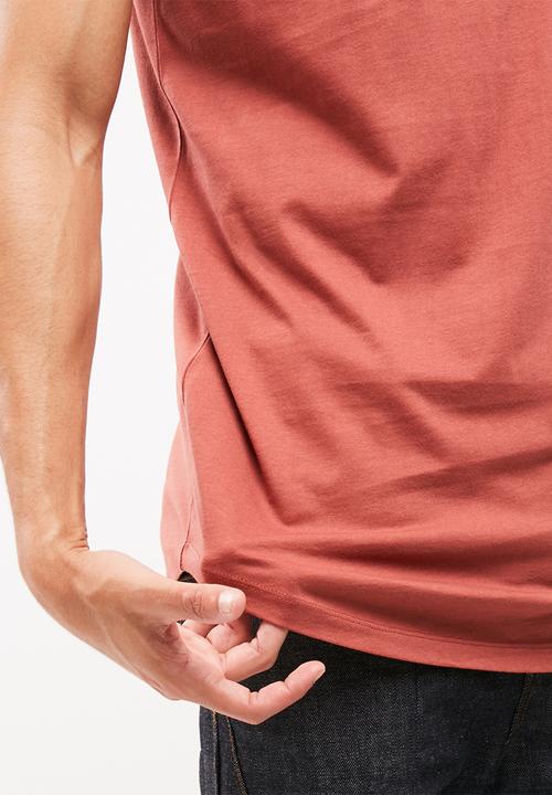 basicthread - Basic curved hem tee