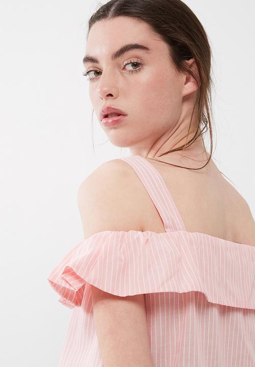 ONLY - Cooks cropped cold shoulder top