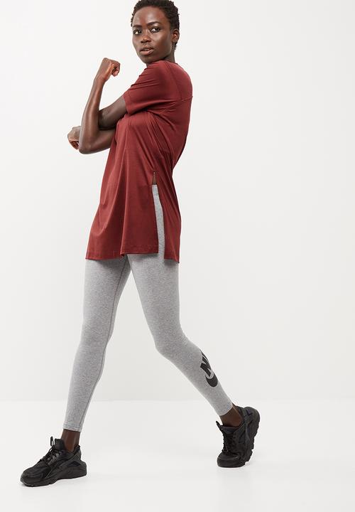 Nike - Bonded short sleeve top