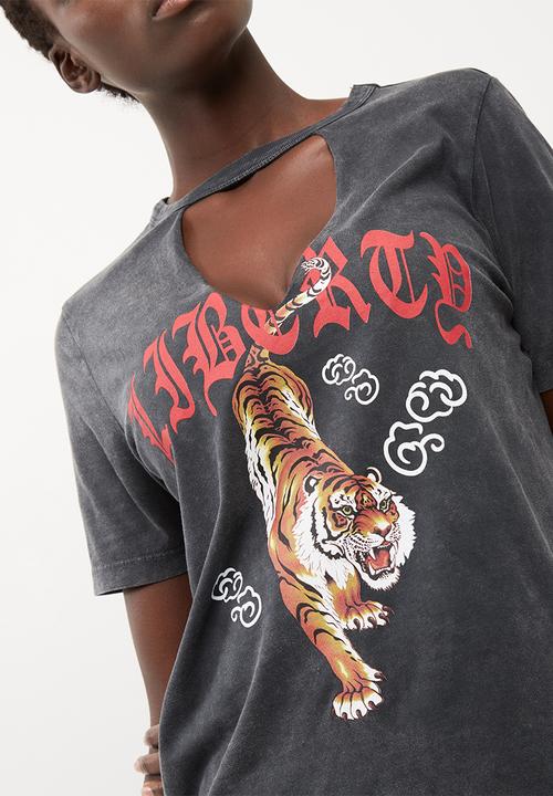 Vero Moda - Madigan choker tee
