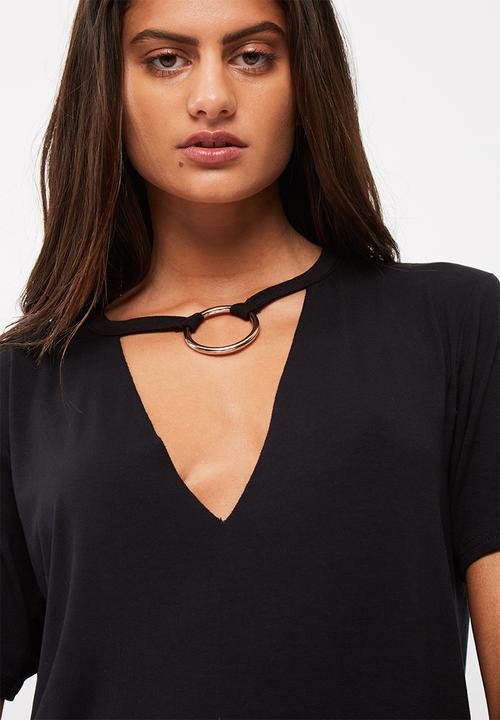 Missguided - V-neck ring detail oversized t-shirt 