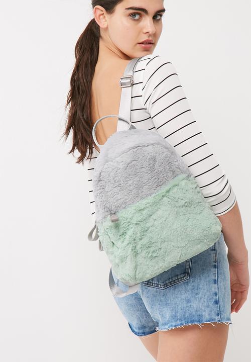 Missguided - Faux fur backpack
