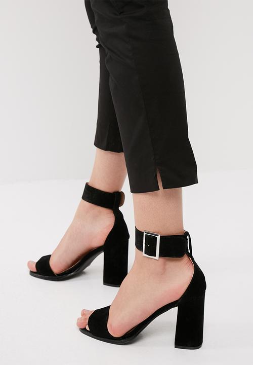 Vero Moda - Solid Ruby ankle pants