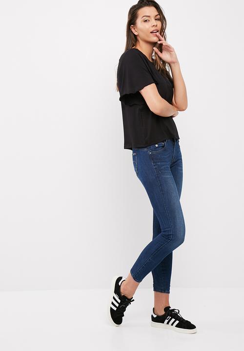 dailyfriday - Scoop neck flutter sleeve tee