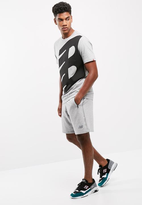 New Balance  - Essentials logo tee