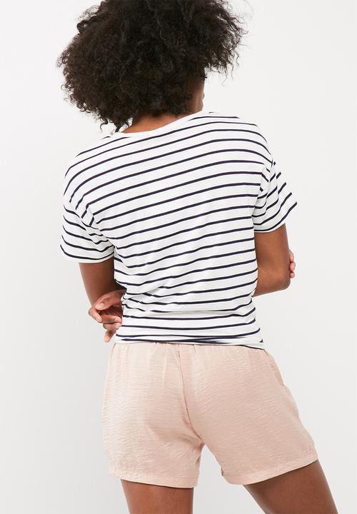 dailyfriday - Knot front detail tee