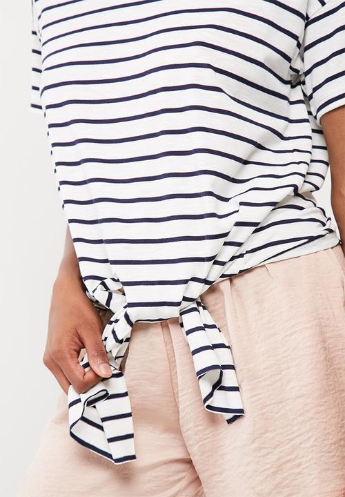 dailyfriday - Knot front detail tee