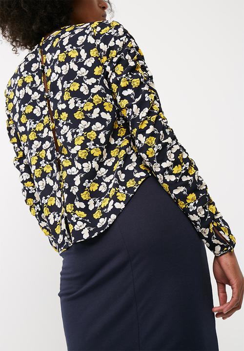 dailyfriday - Ruched sleeve blouse