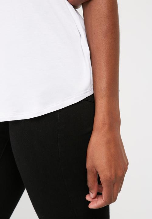 dailyfriday - Scoopneck relaxed tee with turn back cuff