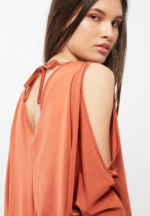 dailyfriday - Ruched front cold shoulder knit top