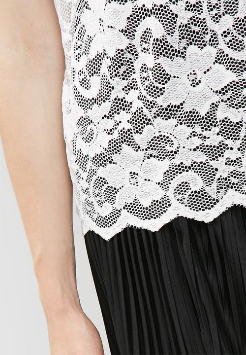 Jacqueline de Yong - Maya lace top