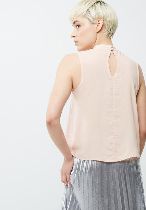 dailyfriday - Sleeveless choker blouse