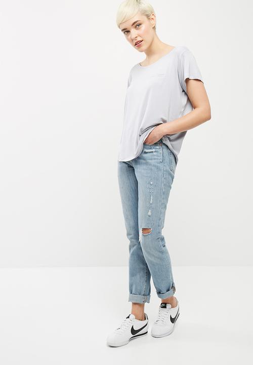 dailyfriday - Scoopneck relaxed tee with turn back cuff