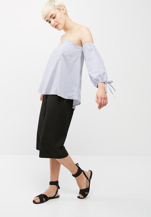 dailyfriday - Sweetheart off shoulder top