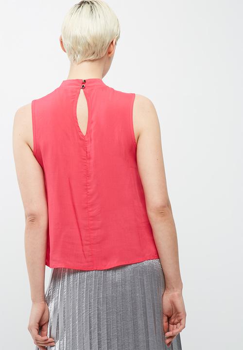 dailyfriday - Sleeveless choker blouse