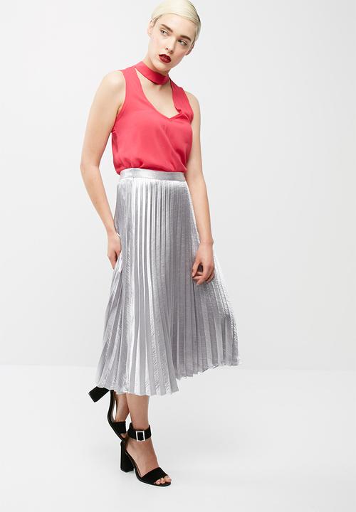 dailyfriday - Sleeveless choker blouse