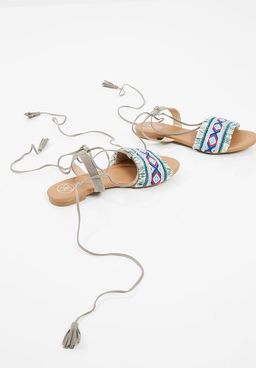 Missguided - Aztec print ankle tie sandal
