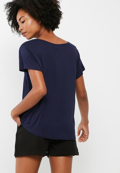 dailyfriday - Scoopneck relaxed tee with turn back cuff