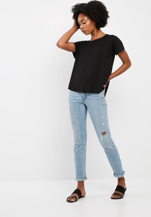 dailyfriday - Scoopneck relaxed tee with turn back cuff
