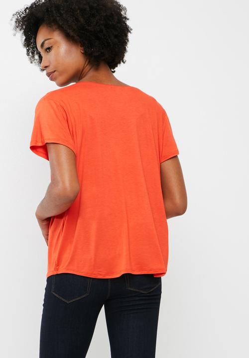 dailyfriday - Scoopneck relaxed tee with turn back cuff