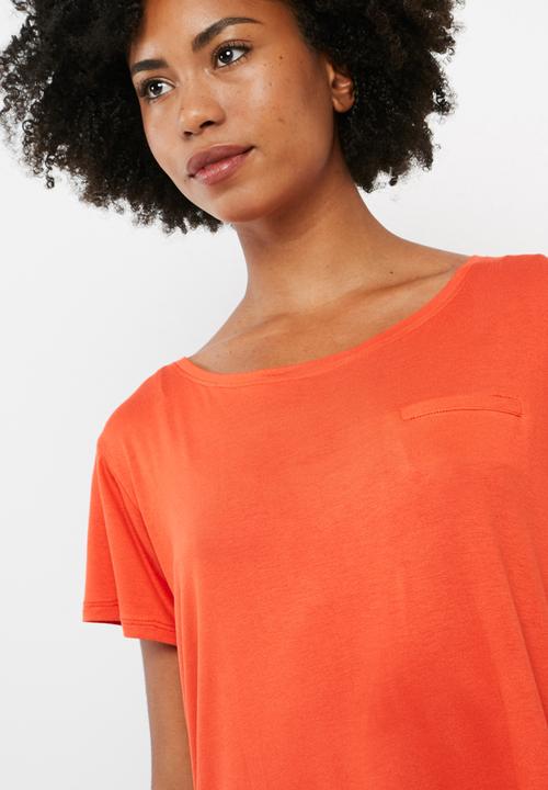 dailyfriday - Scoopneck relaxed tee with turn back cuff