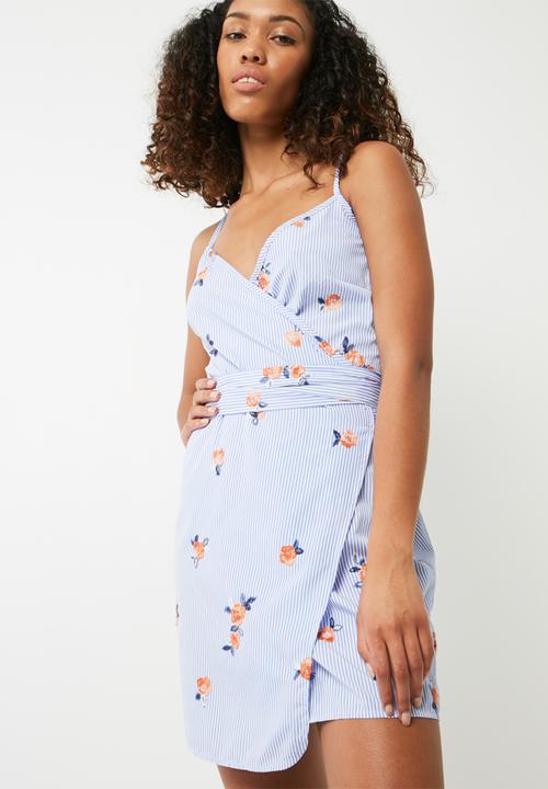 dailyfriday - Functional wrap dress