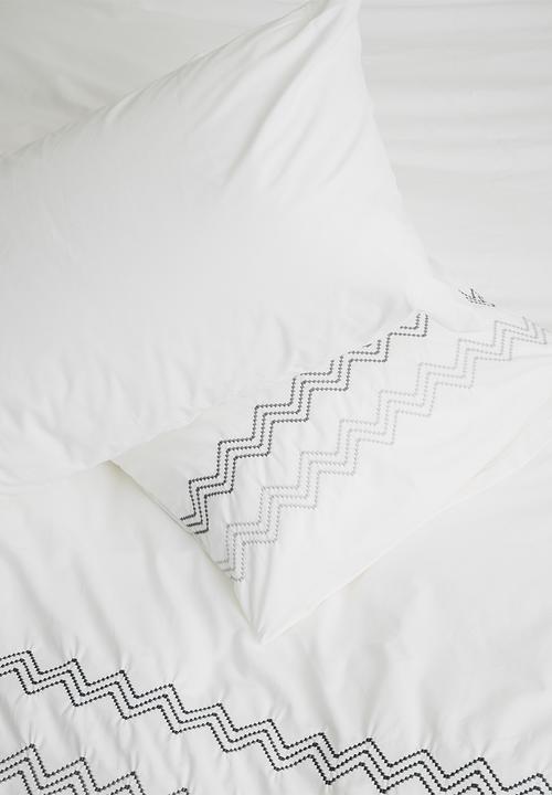 DNU Sheraton - Jagger embroidered duvet cover set