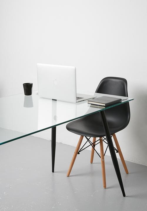 Sixth Floor - Vera dining table