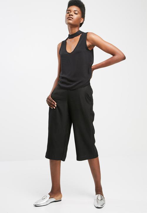 dailyfriday - Sleeveless choker blouse