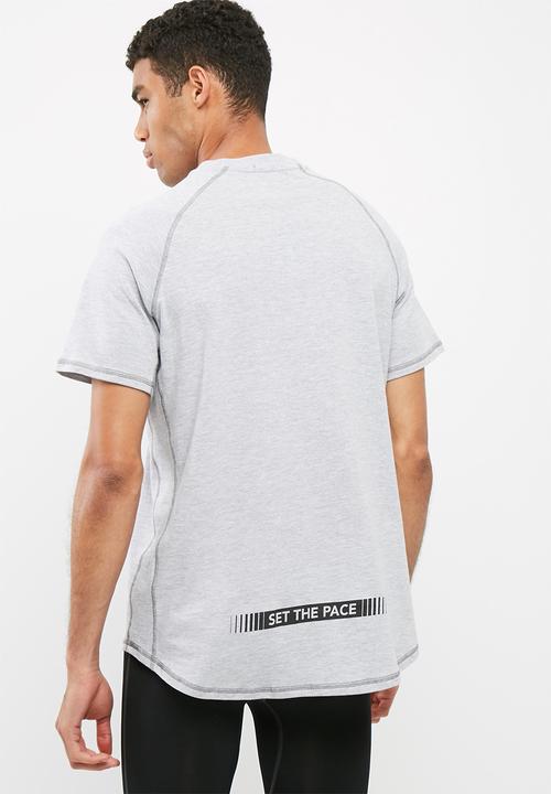 basicthread - Sports tee
