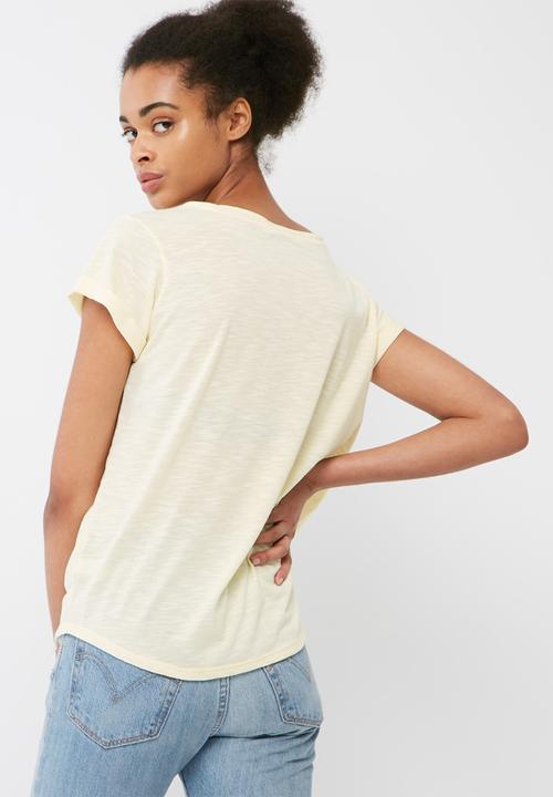 dailyfriday - Scoopneck relaxed tee with turn back cuff