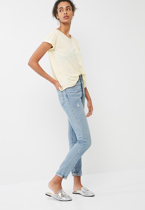 dailyfriday - Scoopneck relaxed tee with turn back cuff