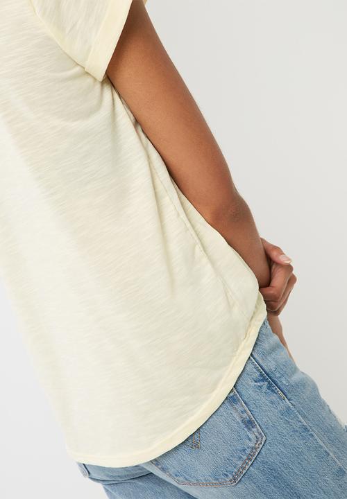 dailyfriday - Scoopneck relaxed tee with turn back cuff