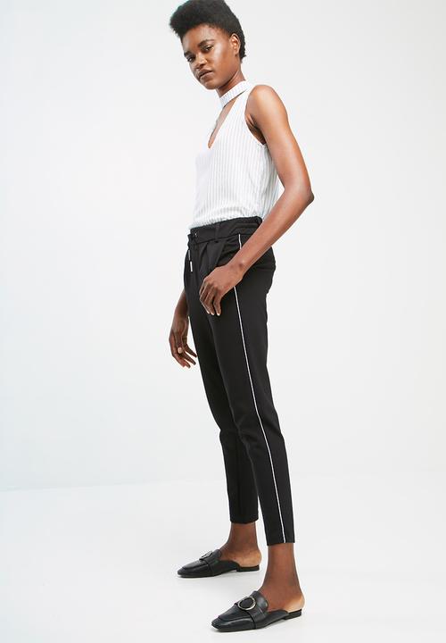 dailyfriday - Sleeveless choker blouse