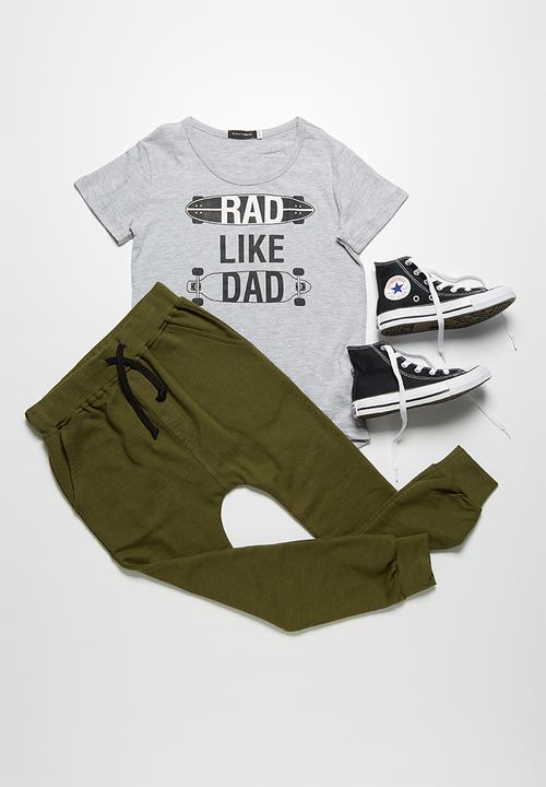 basicthread - Rad like dad tee