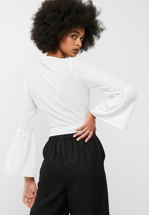dailyfriday - Bell sleeve wrap top