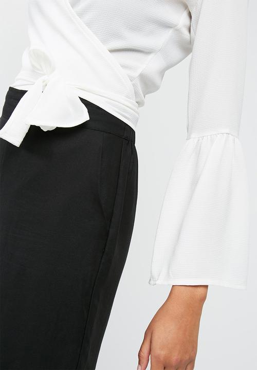 dailyfriday - Bell sleeve wrap top