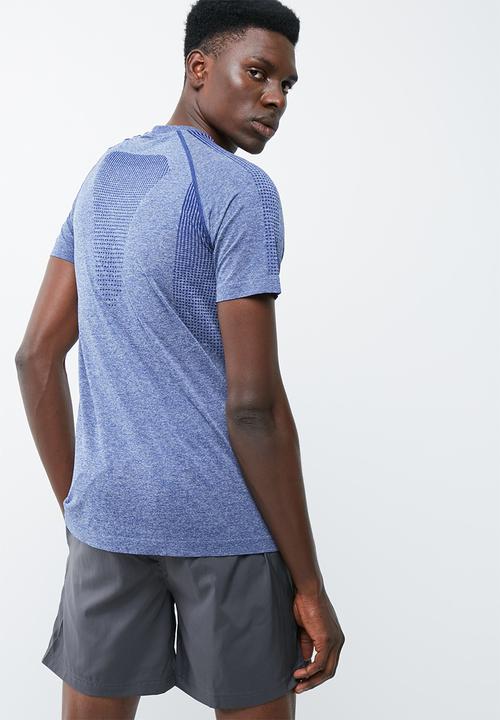 PUMA - evoKnit Raglan tee