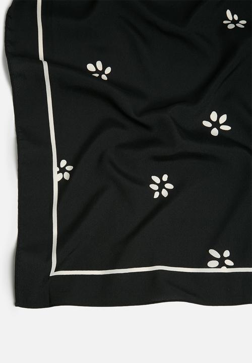 Pieces - Kelle square scarf